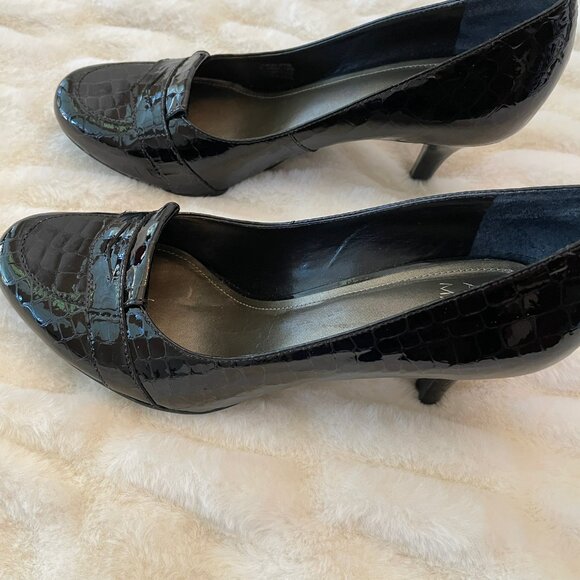 pumps - Picture 3 of 5